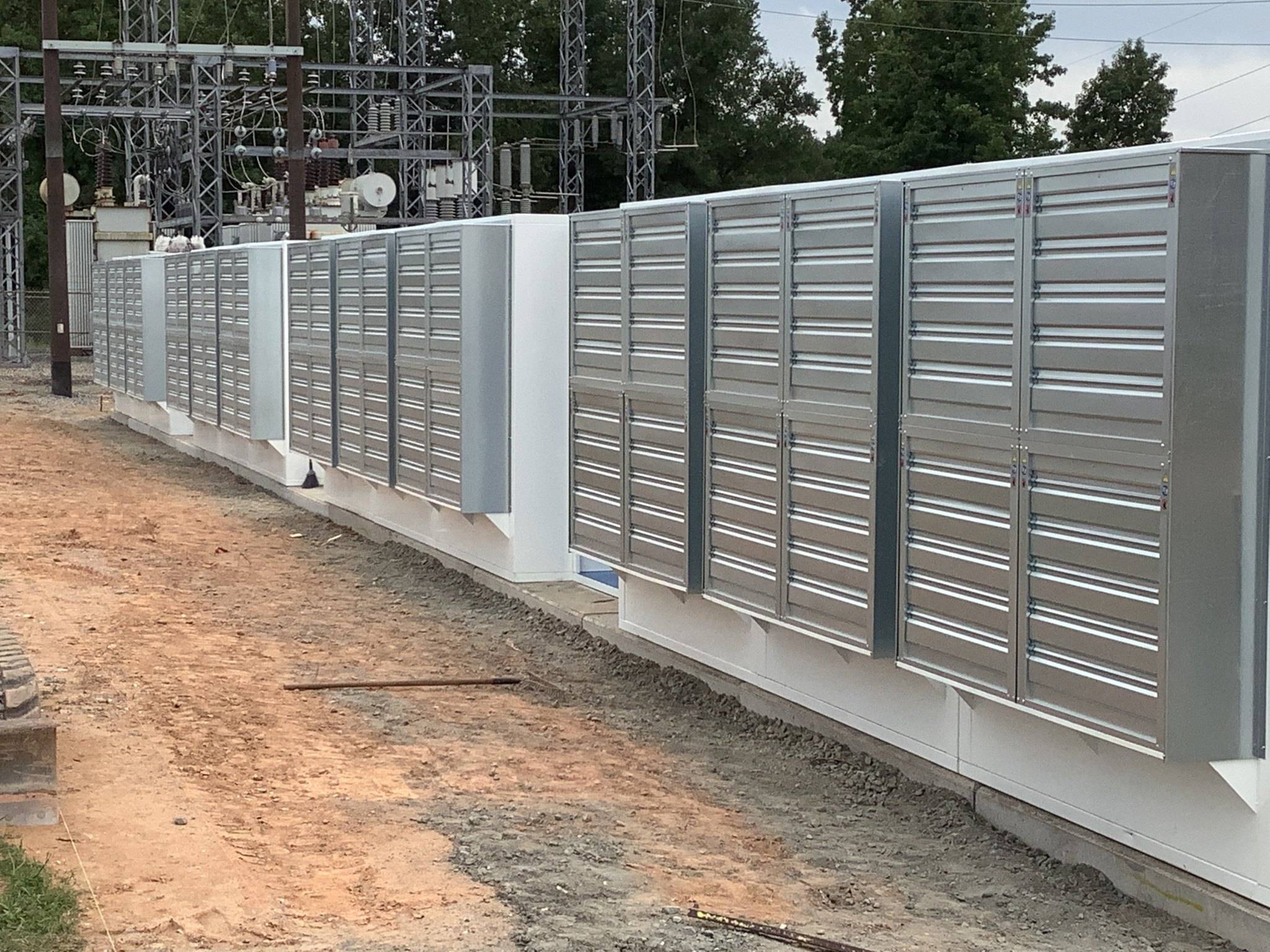 Data center perimeter screening wall and generator enclosures